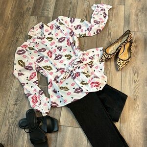 Colorful Blouse w/ lips in animal print